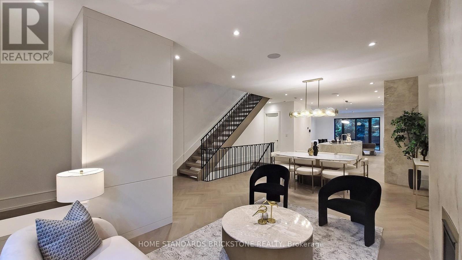 38 Elgin Avenue, Toronto, Ontario  M5R 1G6 - Photo 6 - C12278824