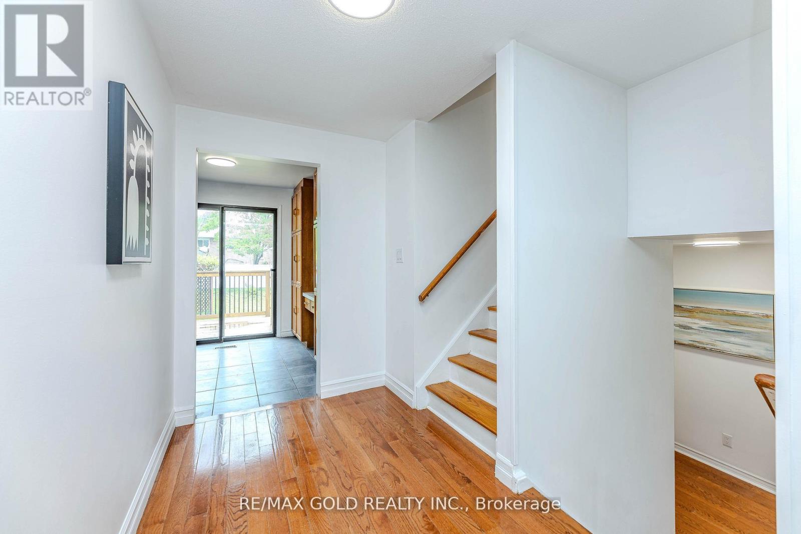 37 Boundy Crescent, Toronto, Ontario  M1W 2E3 - Photo 14 - E12278696