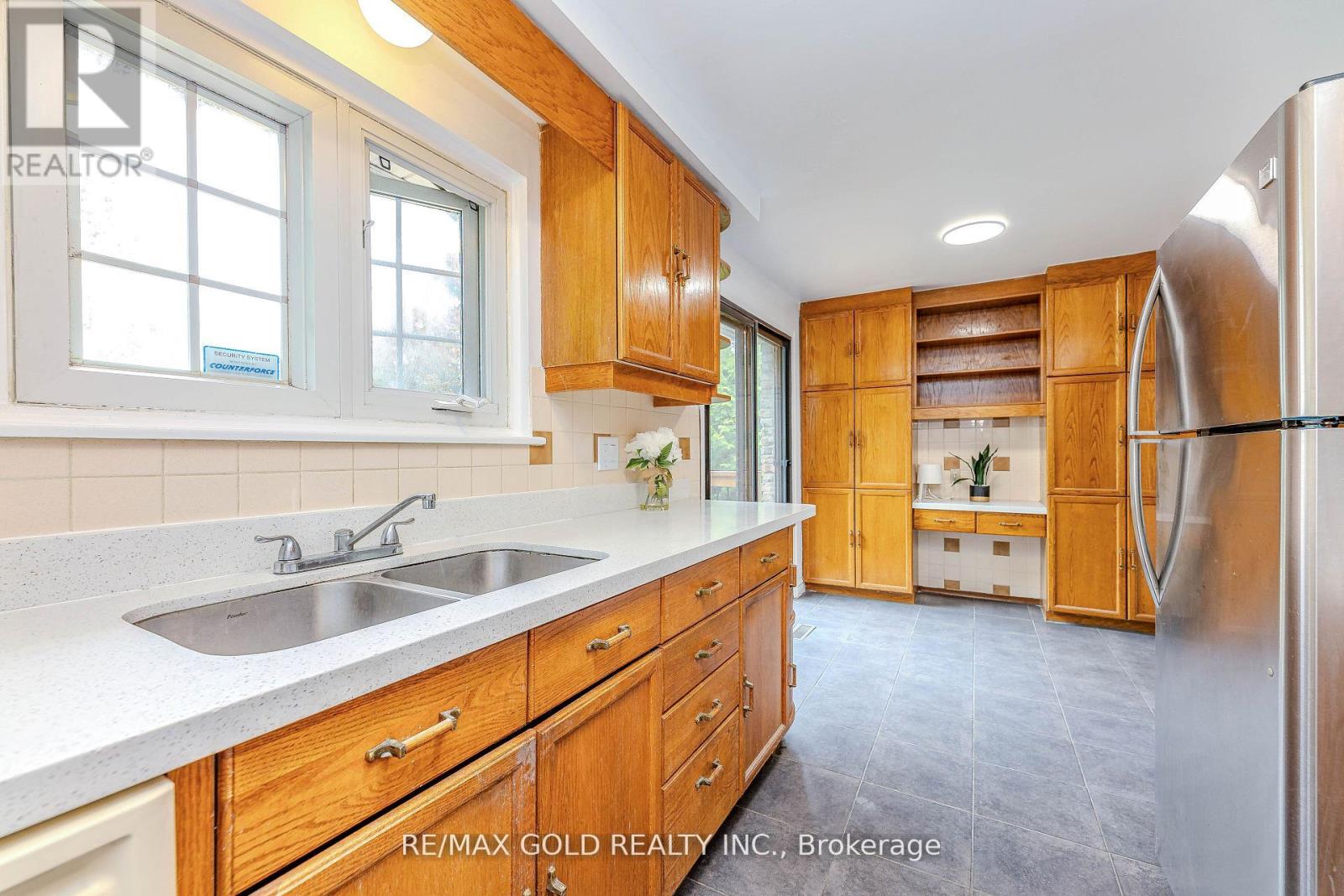37 Boundy Crescent, Toronto, Ontario  M1W 2E3 - Photo 15 - E12278696