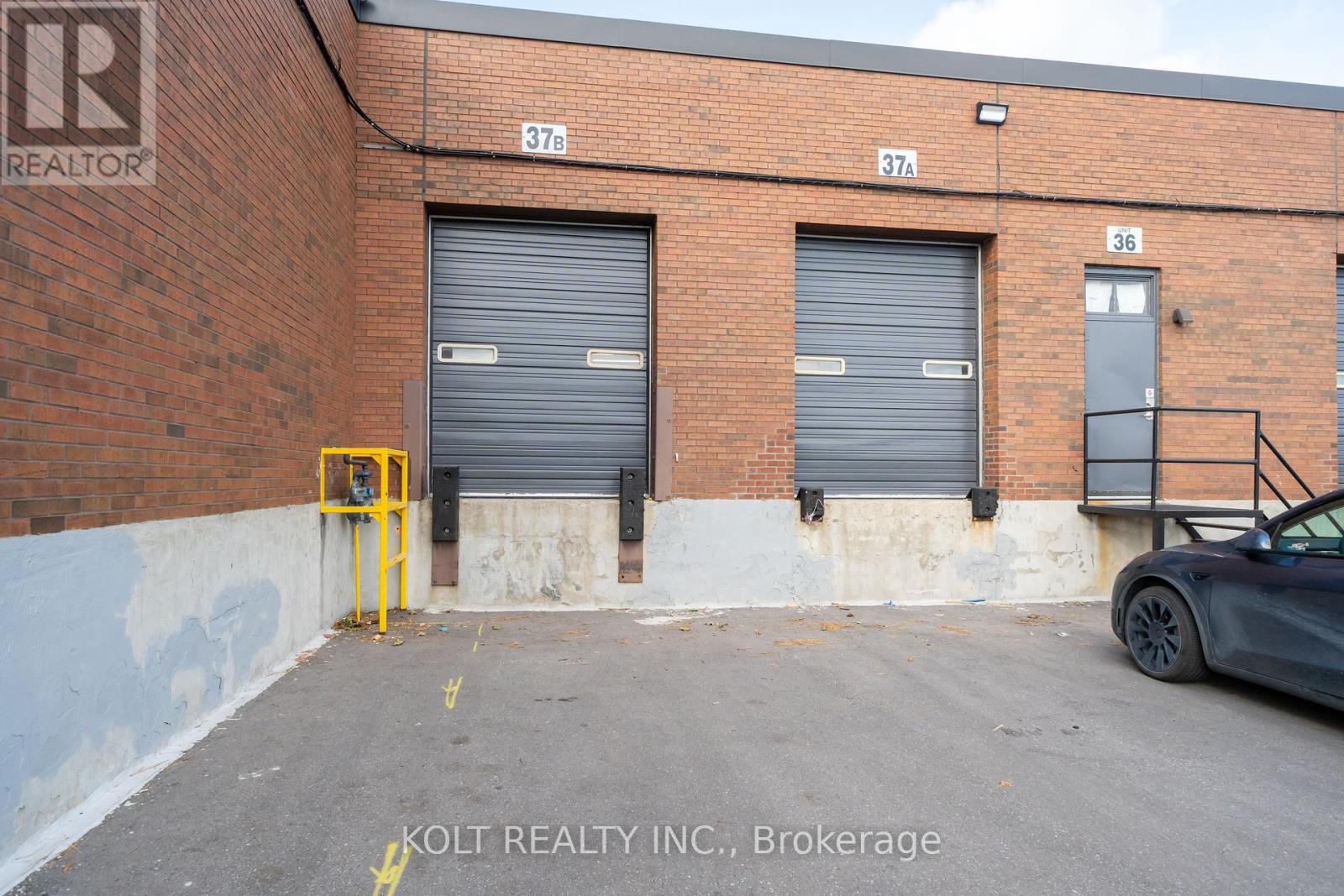37 - 330 Esna Park Drive, Markham, Ontario  L3R 1H3 - Photo 7 - N12278826