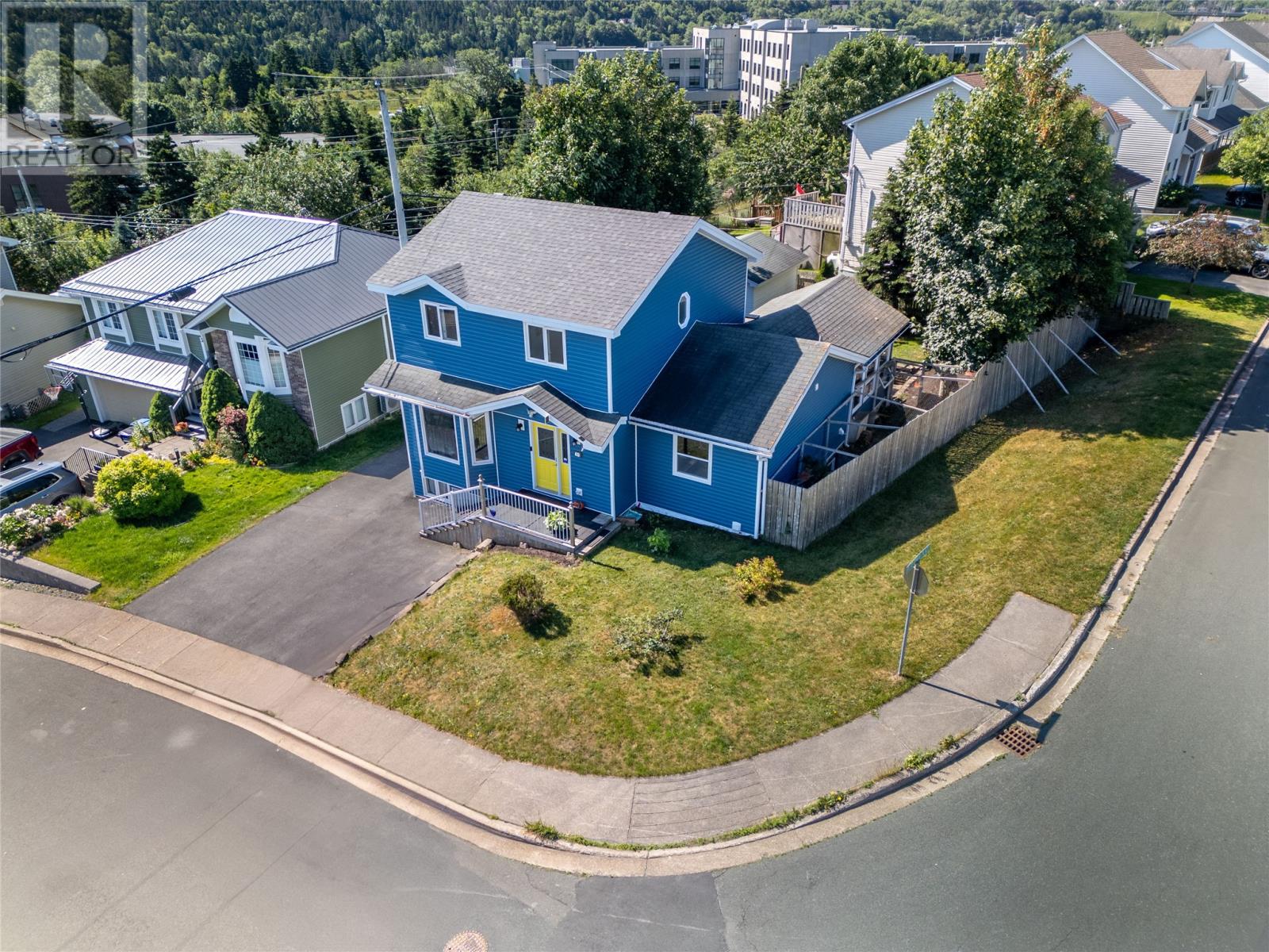 Property at 45 HAZELWOOD Crescent image 3