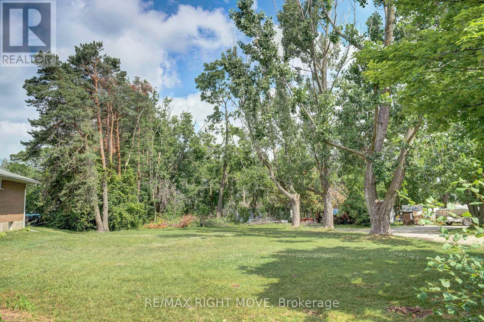 4 SKYLINE DRIVE, Orillia, Ontario