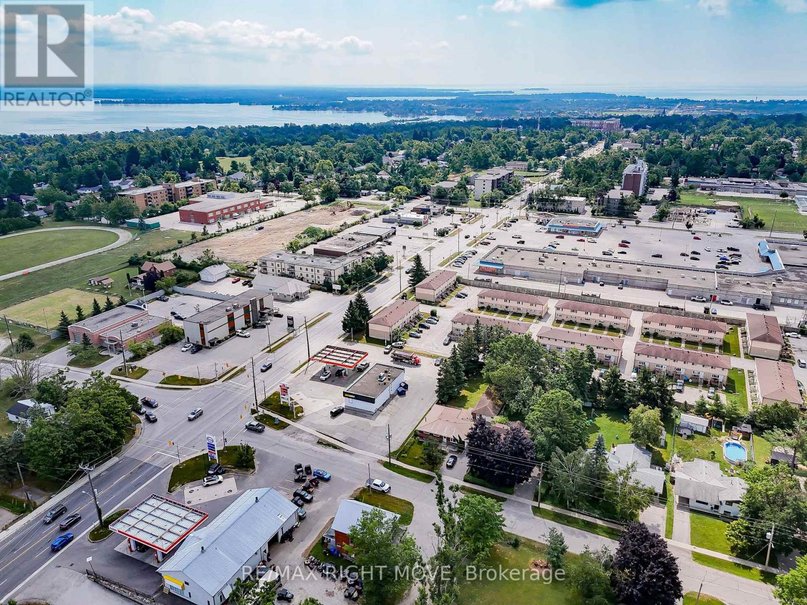 4 Skyline Drive, Orillia, Ontario  L3V 3V7 - Photo 6 - S12278802