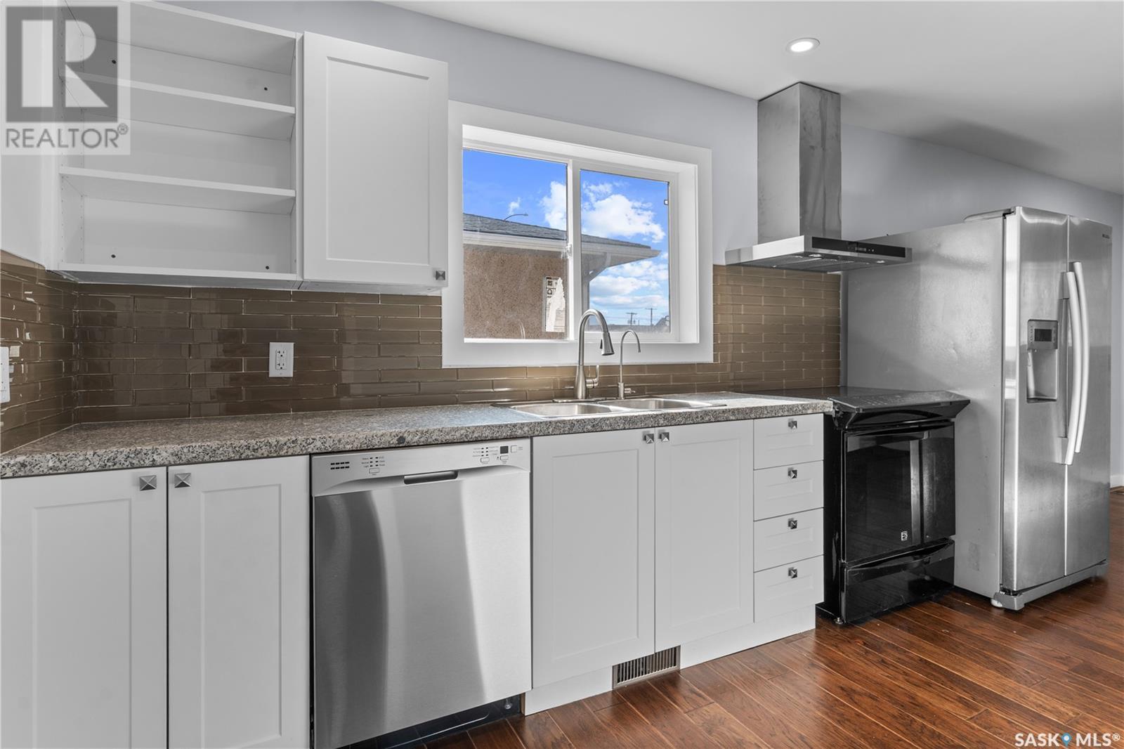 Property at 917 Dewdney AVENUE E image 1