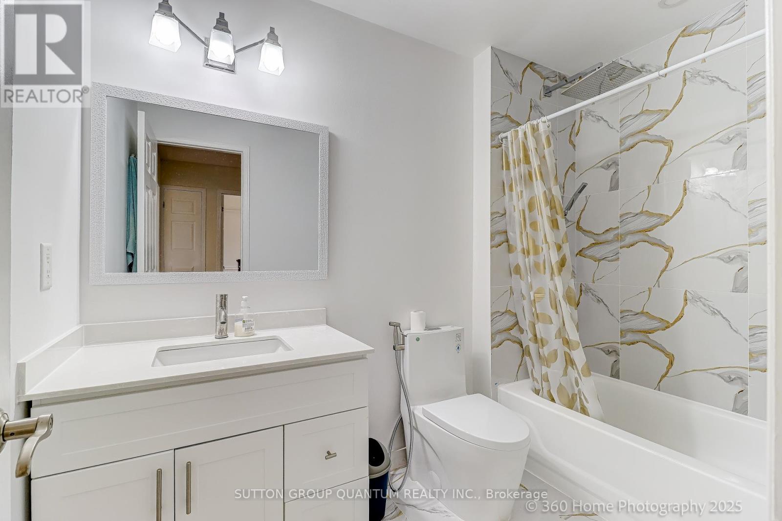 3246 Fanleaf Drive, Mississauga, Ontario  L5N 7C9 - Photo 21 - W12278858
