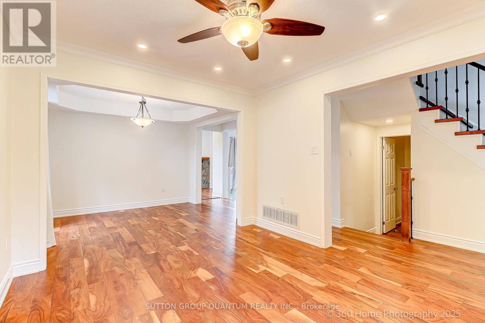 3246 Fanleaf Drive, Mississauga, Ontario  L5N 7C9 - Photo 6 - W12278858