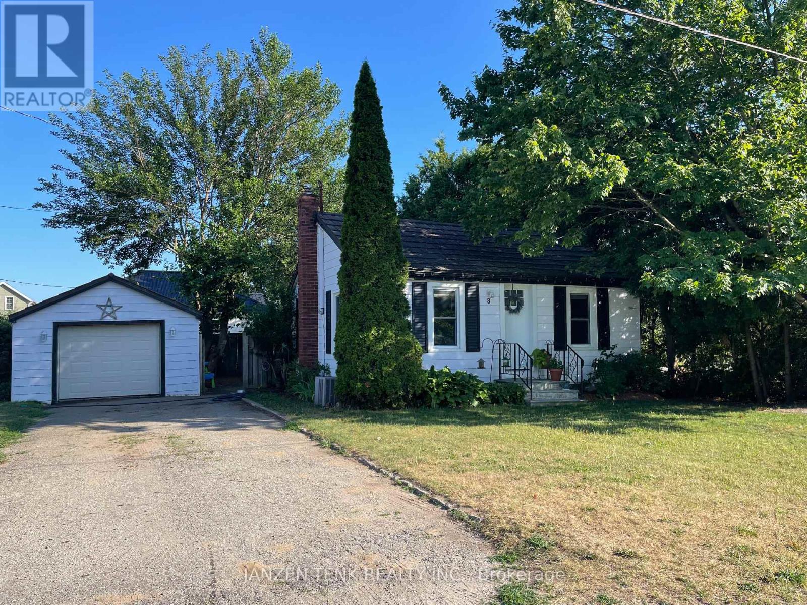 8 George Street, Norfolk, Ontario  N0E 1G0 - Photo 1 - X12278709