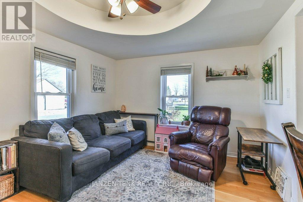 8 George Street, Norfolk, Ontario  N0E 1G0 - Photo 4 - X12278709