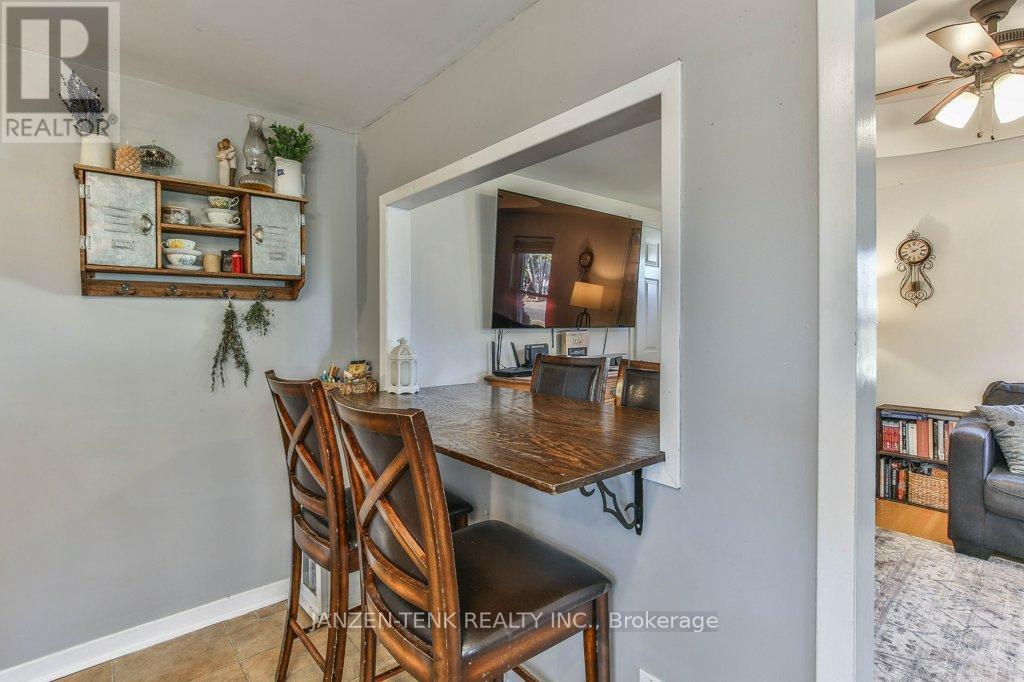 8 George Street, Norfolk, Ontario  N0E 1G0 - Photo 7 - X12278709