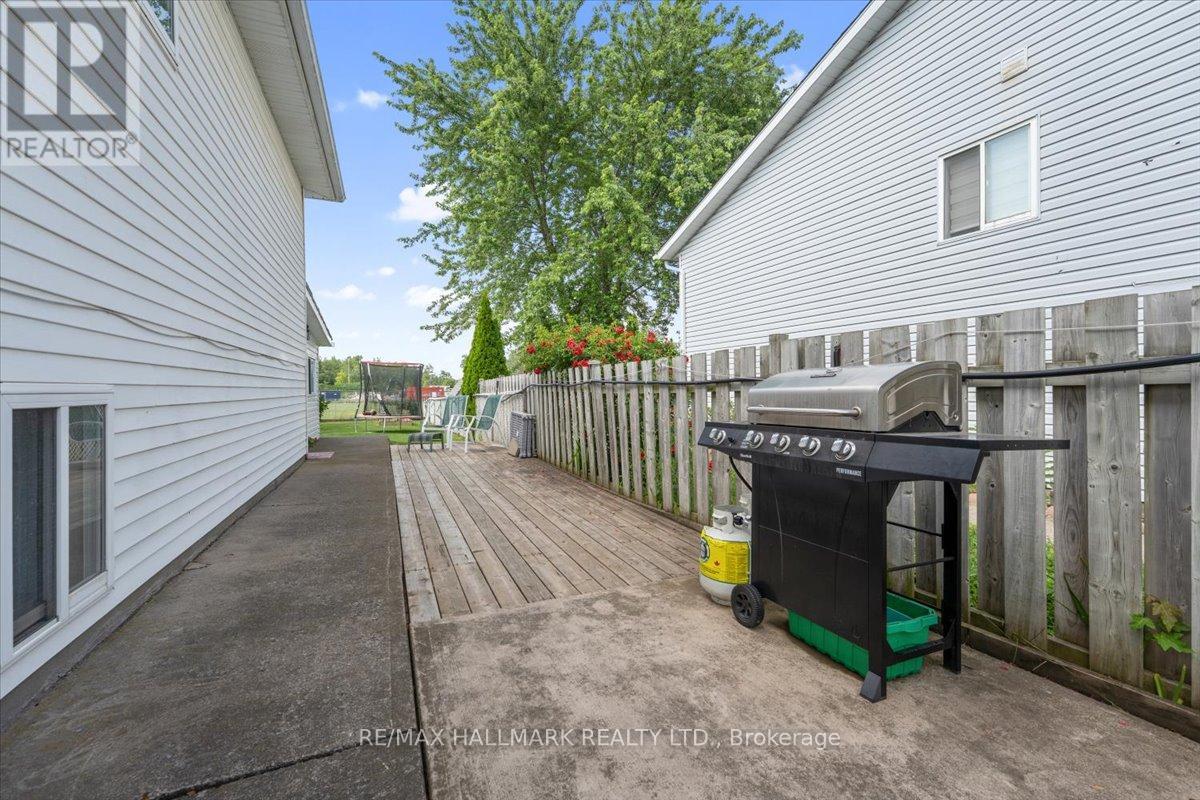 10 Woodland Drive, Welland, Ontario  L3C 7C9 - Photo 16 - X12278807