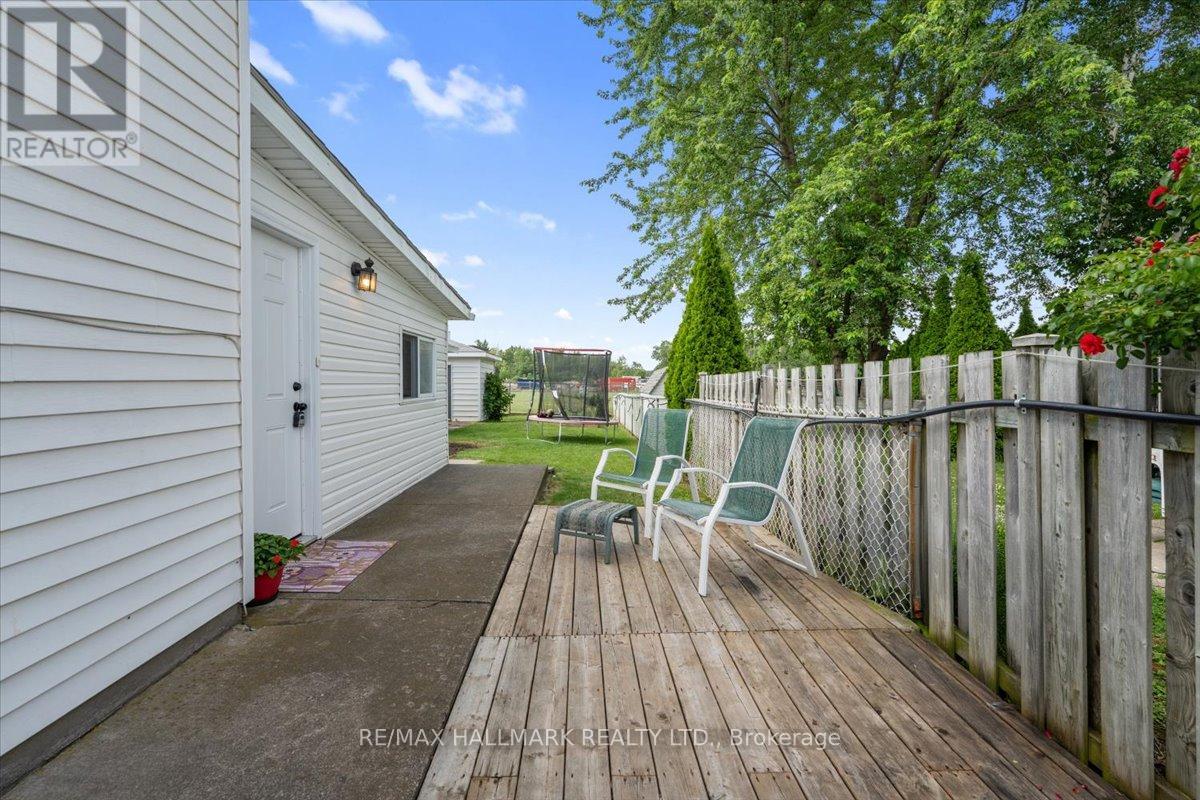 10 Woodland Drive, Welland, Ontario  L3C 7C9 - Photo 33 - X12278807