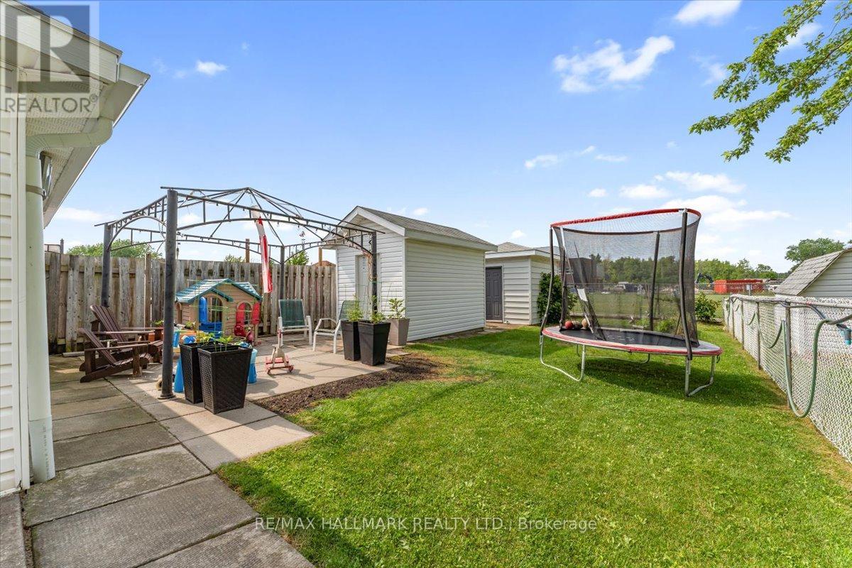 10 Woodland Drive, Welland, Ontario  L3C 7C9 - Photo 34 - X12278807