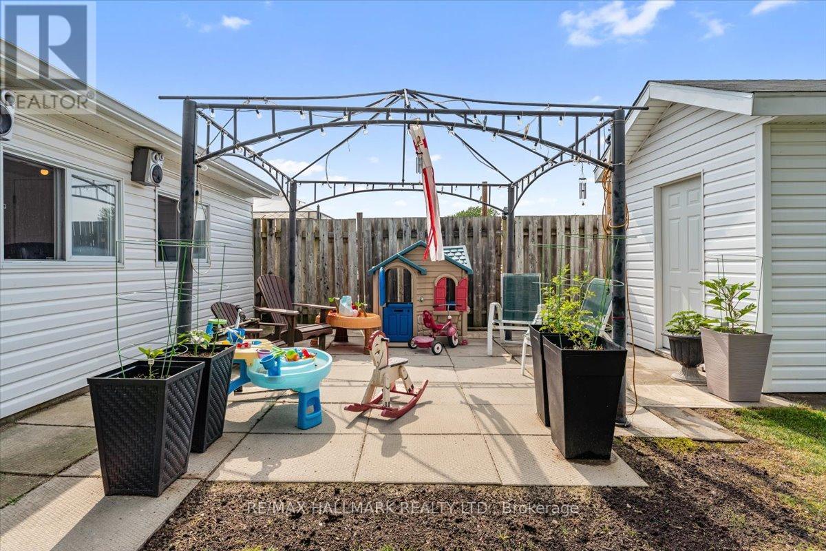 10 Woodland Drive, Welland, Ontario  L3C 7C9 - Photo 35 - X12278807