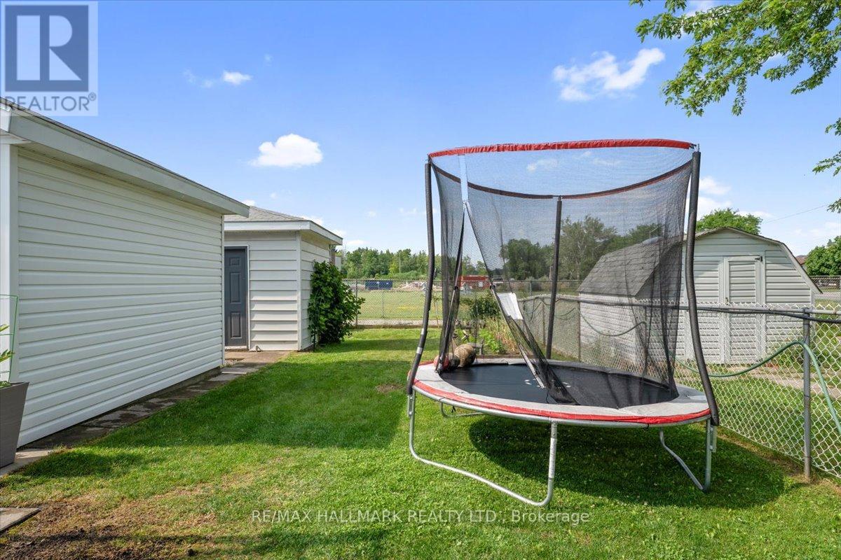 10 Woodland Drive, Welland, Ontario  L3C 7C9 - Photo 38 - X12278807