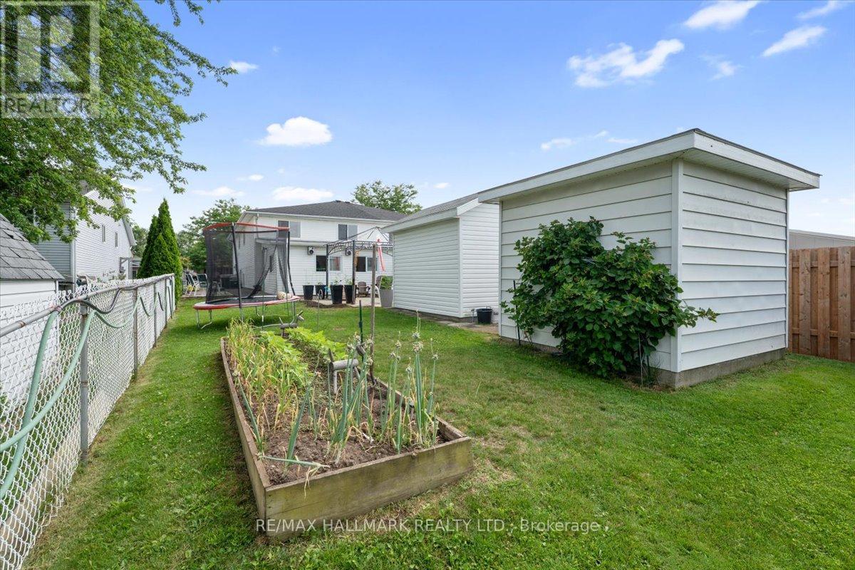10 Woodland Drive, Welland, Ontario  L3C 7C9 - Photo 40 - X12278807