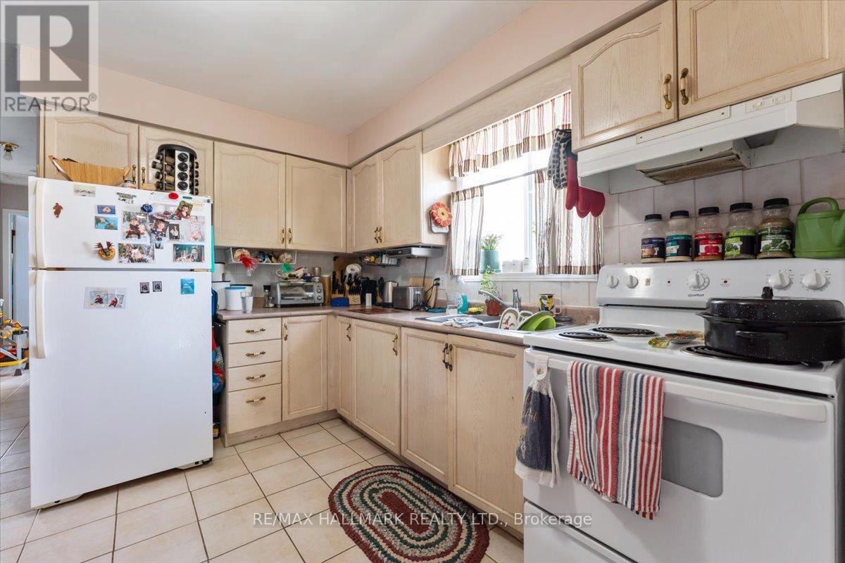 10 Woodland Drive, Welland, Ontario  L3C 7C9 - Photo 9 - X12278807