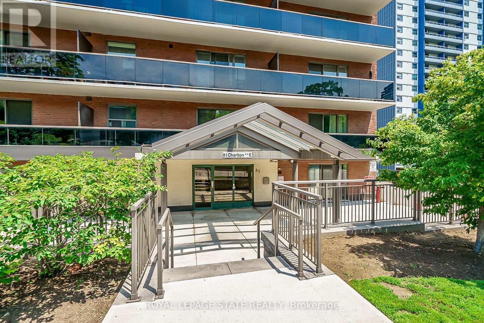 Property at 702 - 81 CHARLTON AVENUE E image 3
