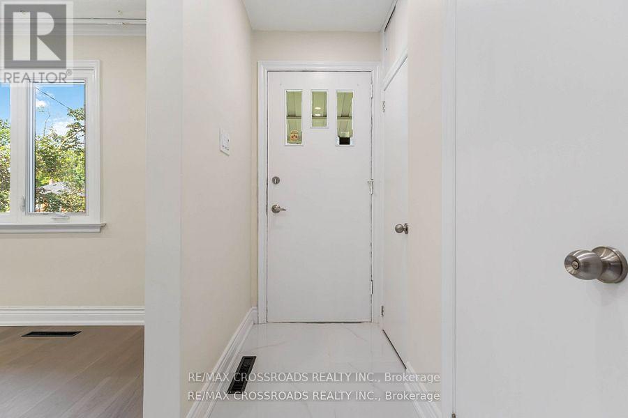 Property at 58 GREYLAWN CRESCENT image 5