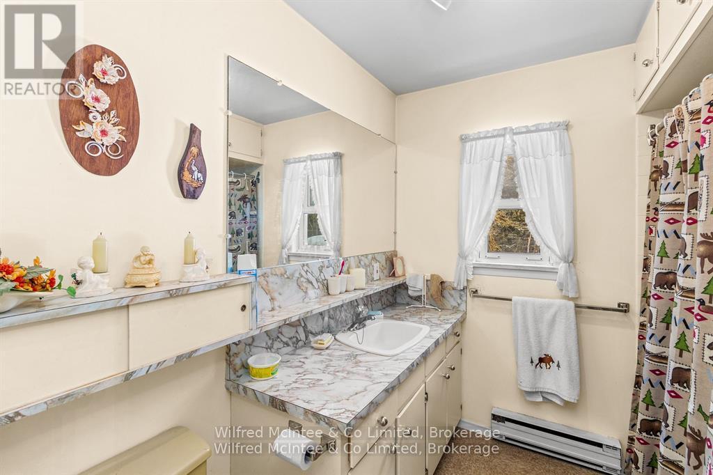 8446 Line 12, Wellington North, Ontario  N0G 1N0 - Photo 12 - X12278964