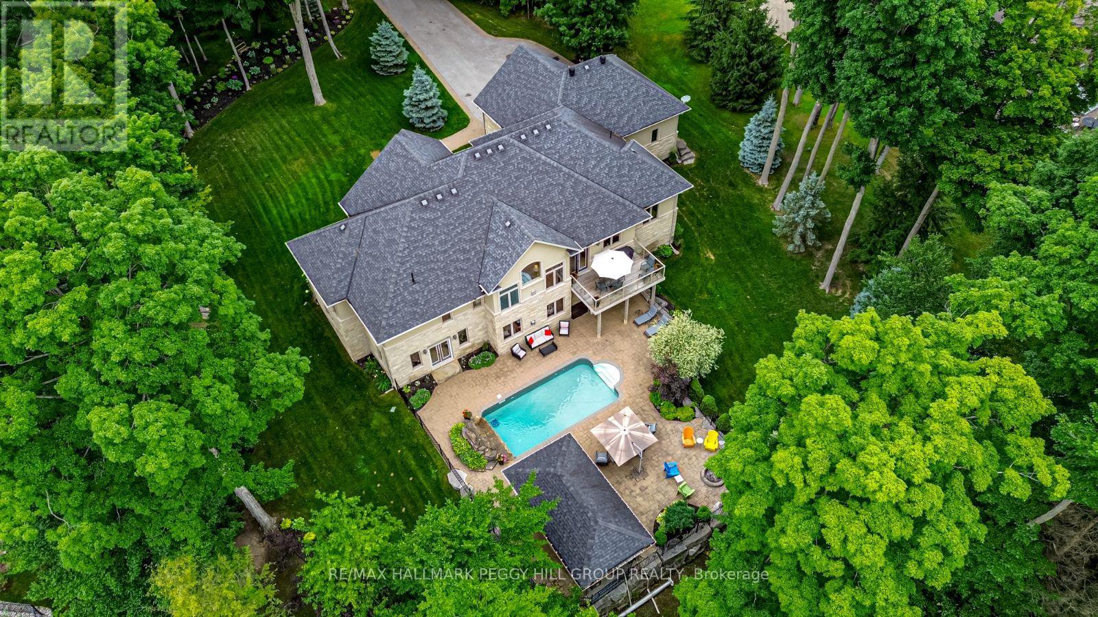 Property at 32 GALLAGHER CRESCENT image 3