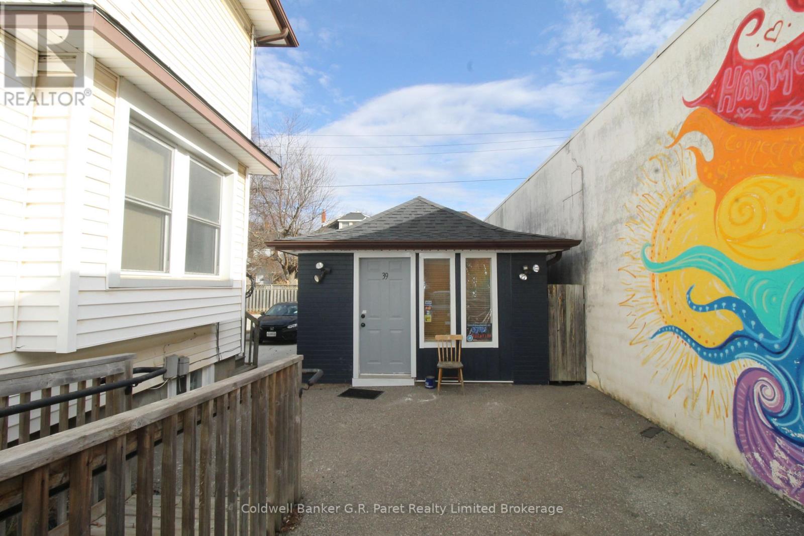 39 Norfolk Street N, Norfolk, Ontario  N3Y 3N6 - Photo 3 - X12279127