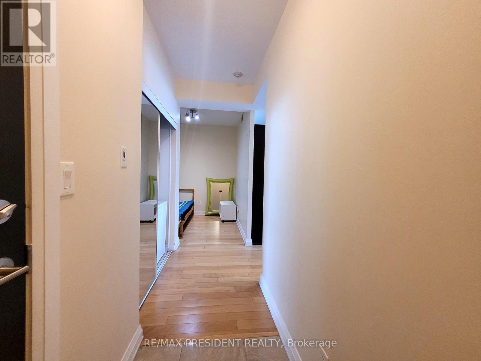 801 - 3504 Hurontario Street, Mississauga, Ontario  L5B 0B9 - Photo 3 - W12278877
