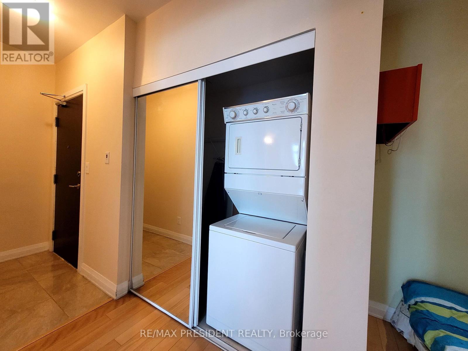 801 - 3504 Hurontario Street, Mississauga, Ontario  L5B 0B9 - Photo 4 - W12278877
