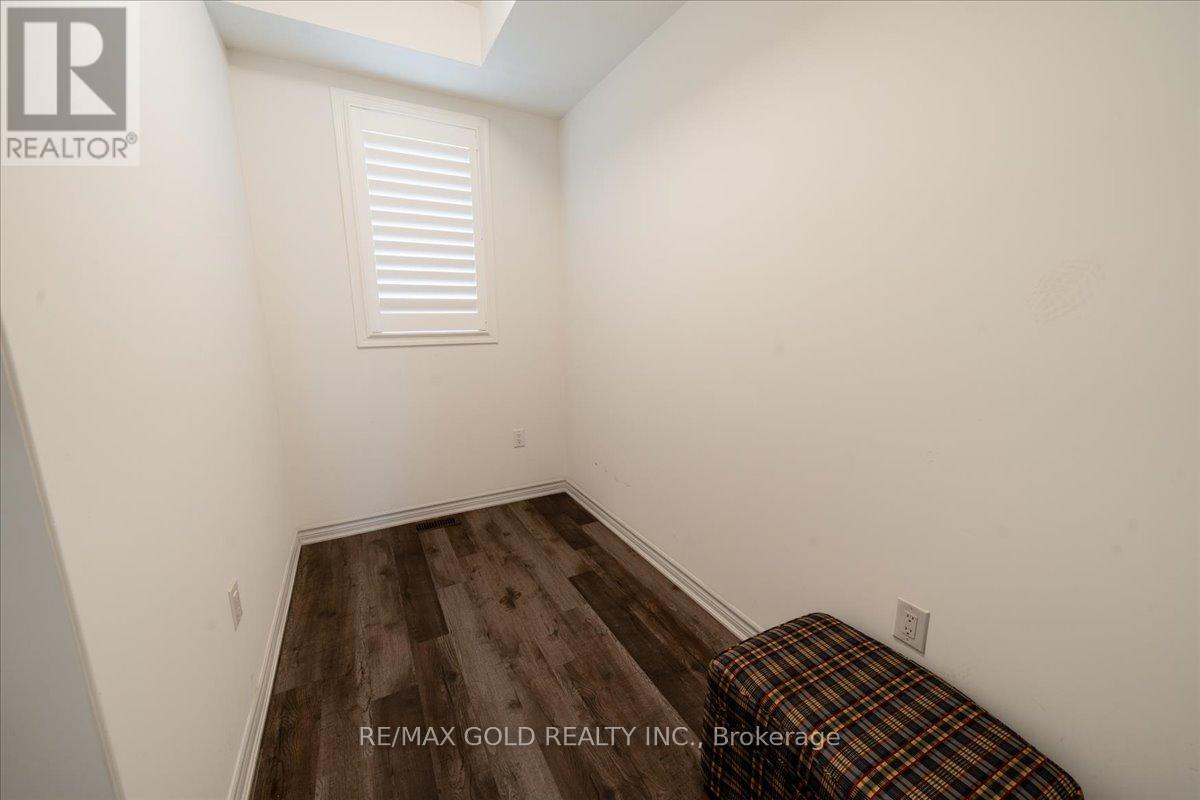 451 Gordon Krantz Avenue, Milton, Ontario  L9E 1W1 - Photo 10 - W12278885