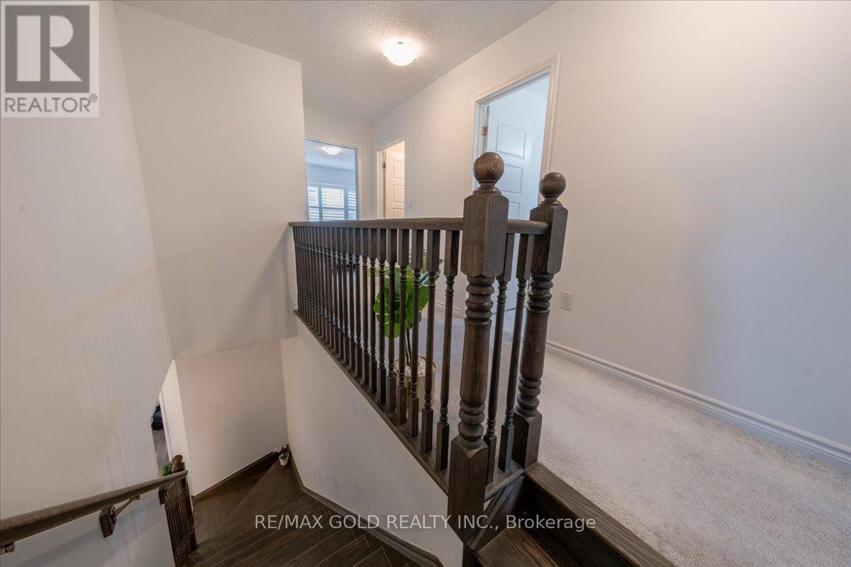 451 Gordon Krantz Avenue, Milton, Ontario  L9E 1W1 - Photo 12 - W12278885
