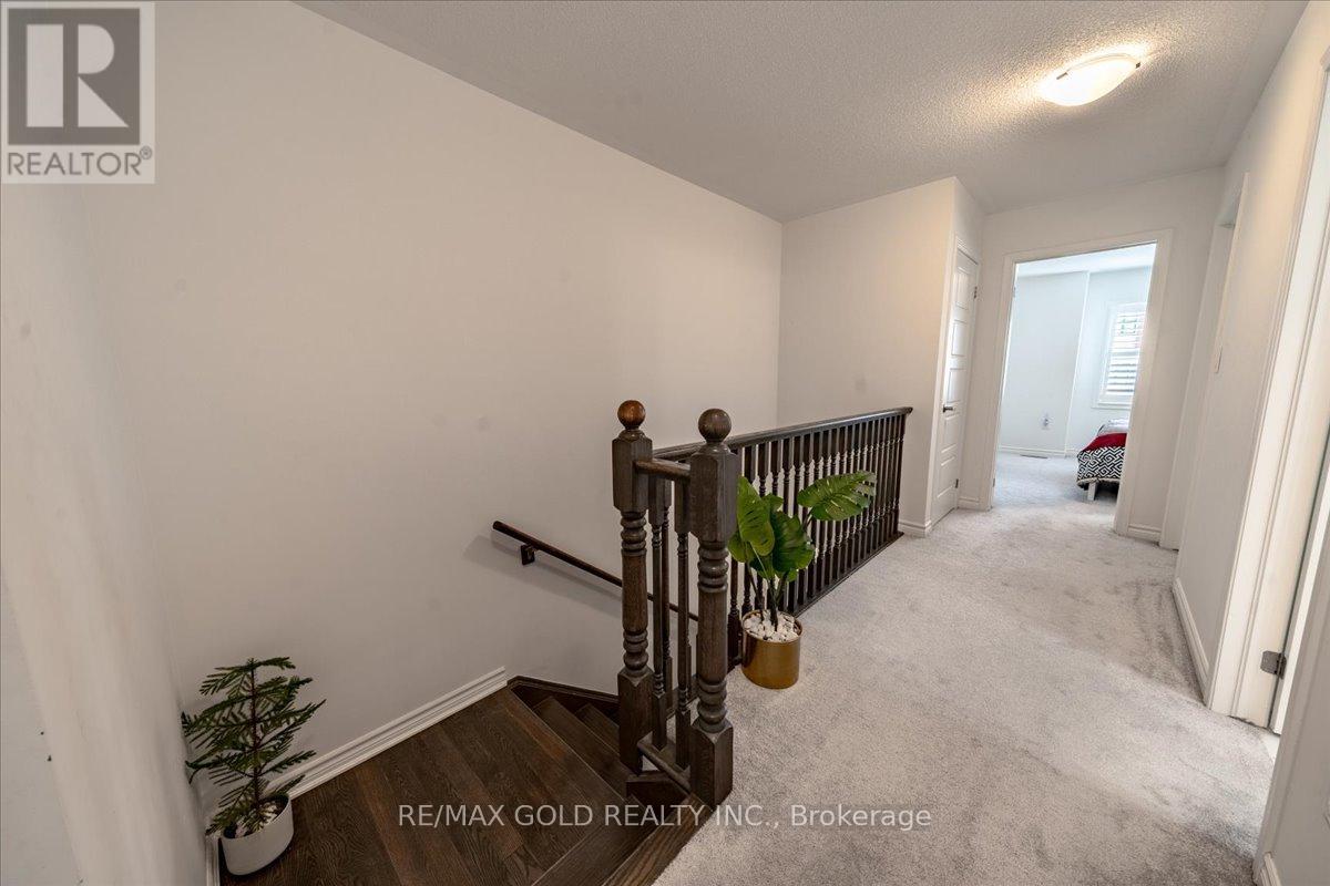 451 Gordon Krantz Avenue, Milton, Ontario  L9E 1W1 - Photo 13 - W12278885