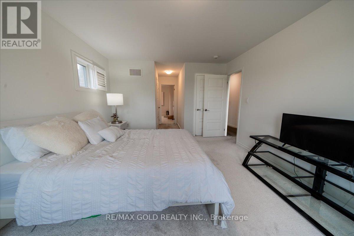 451 Gordon Krantz Avenue, Milton, Ontario  L9E 1W1 - Photo 17 - W12278885