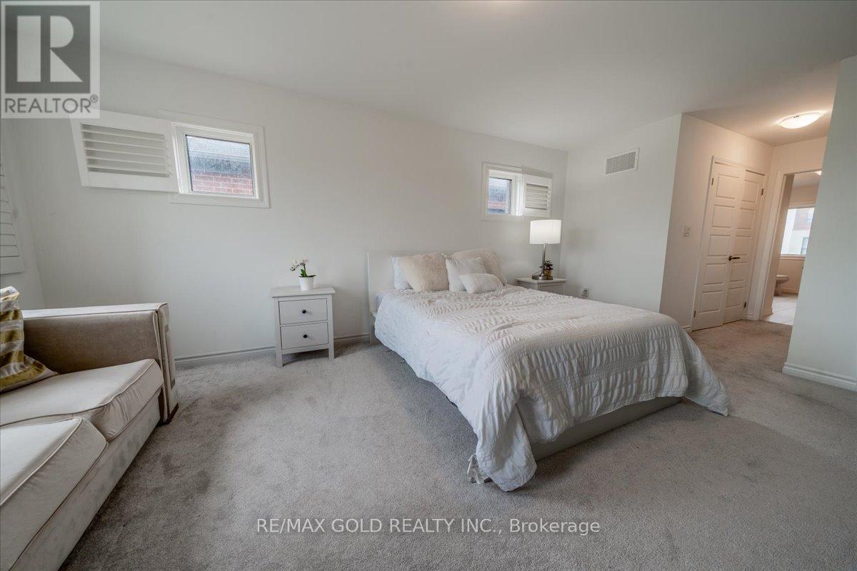 451 Gordon Krantz Avenue, Milton, Ontario  L9E 1W1 - Photo 20 - W12278885