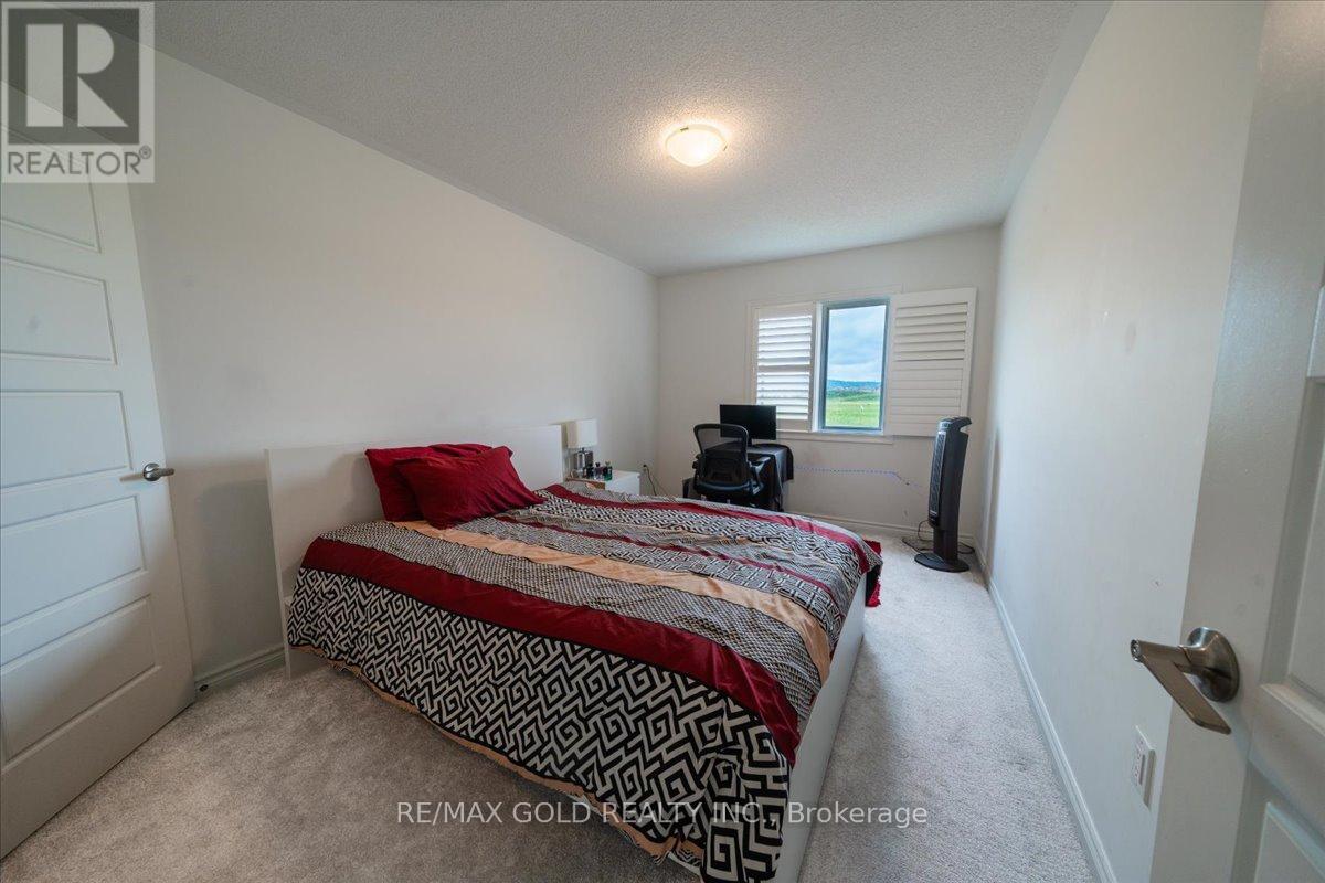 451 Gordon Krantz Avenue, Milton, Ontario  L9E 1W1 - Photo 25 - W12278885