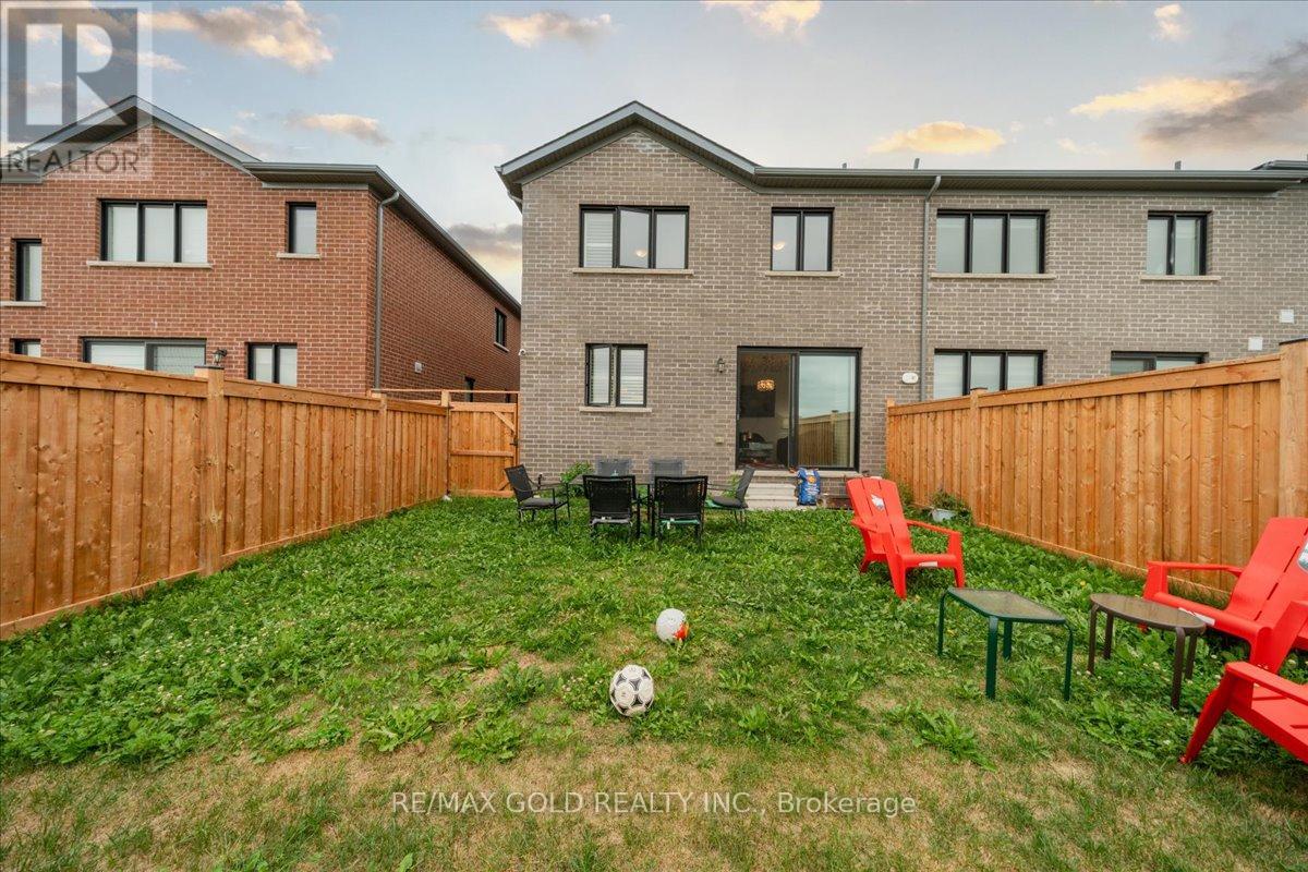 451 Gordon Krantz Avenue, Milton, Ontario  L9E 1W1 - Photo 32 - W12278885