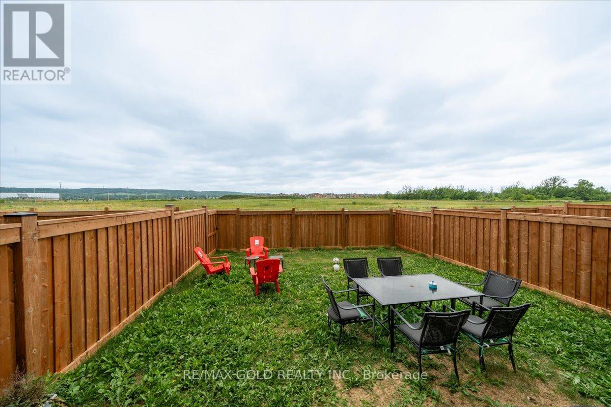 451 Gordon Krantz Avenue, Milton, Ontario  L9E 1W1 - Photo 34 - W12278885