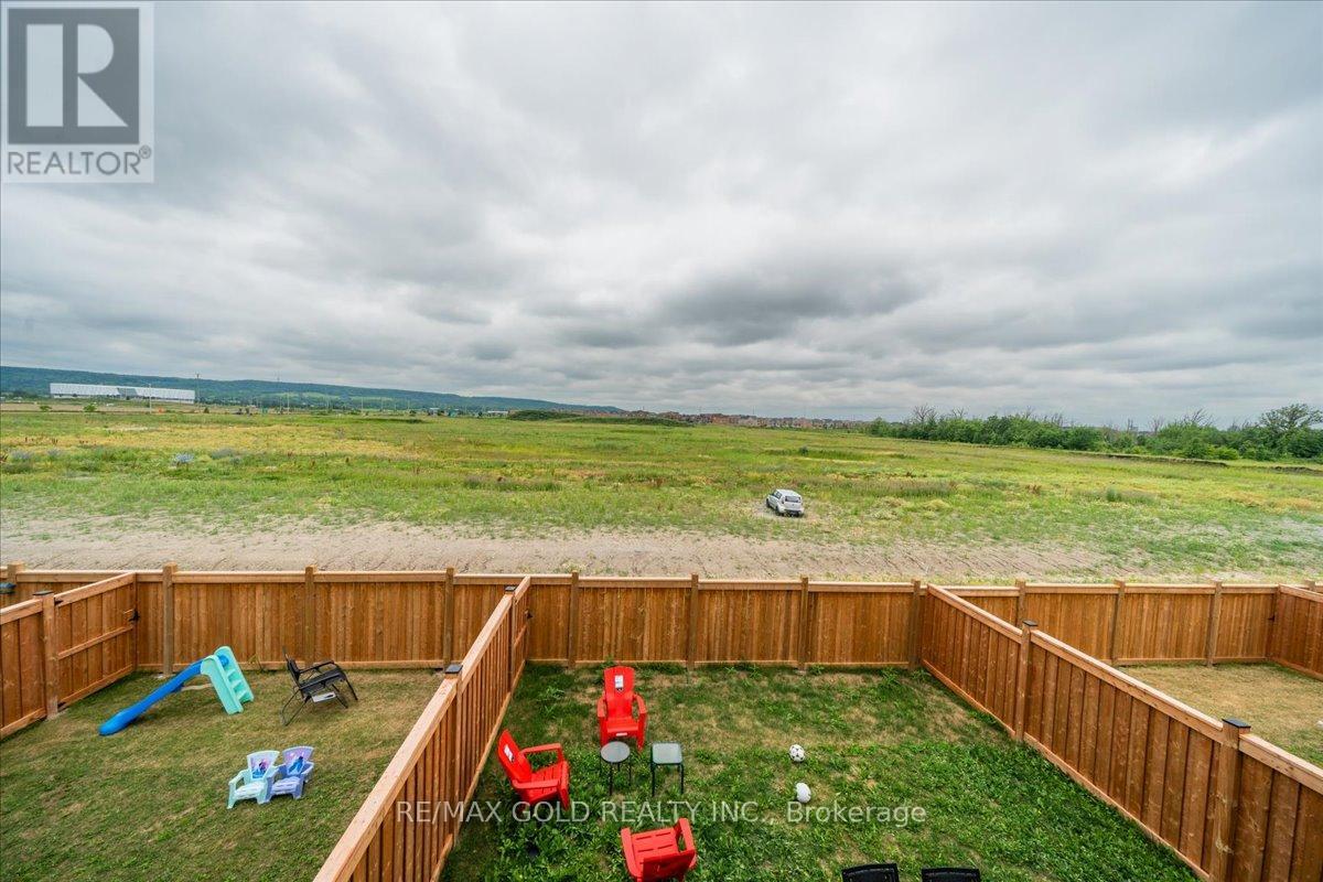 451 Gordon Krantz Avenue, Milton, Ontario  L9E 1W1 - Photo 36 - W12278885