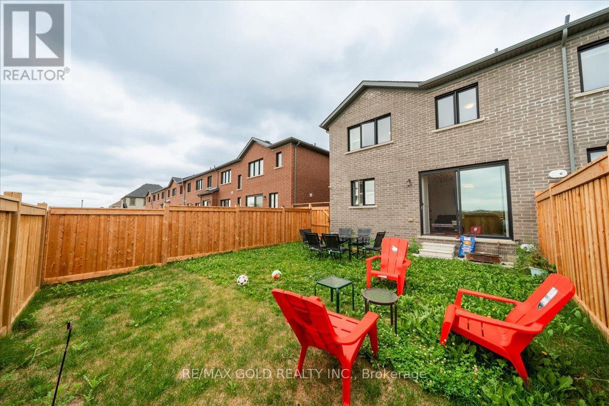 451 Gordon Krantz Avenue, Milton, Ontario  L9E 1W1 - Photo 37 - W12278885