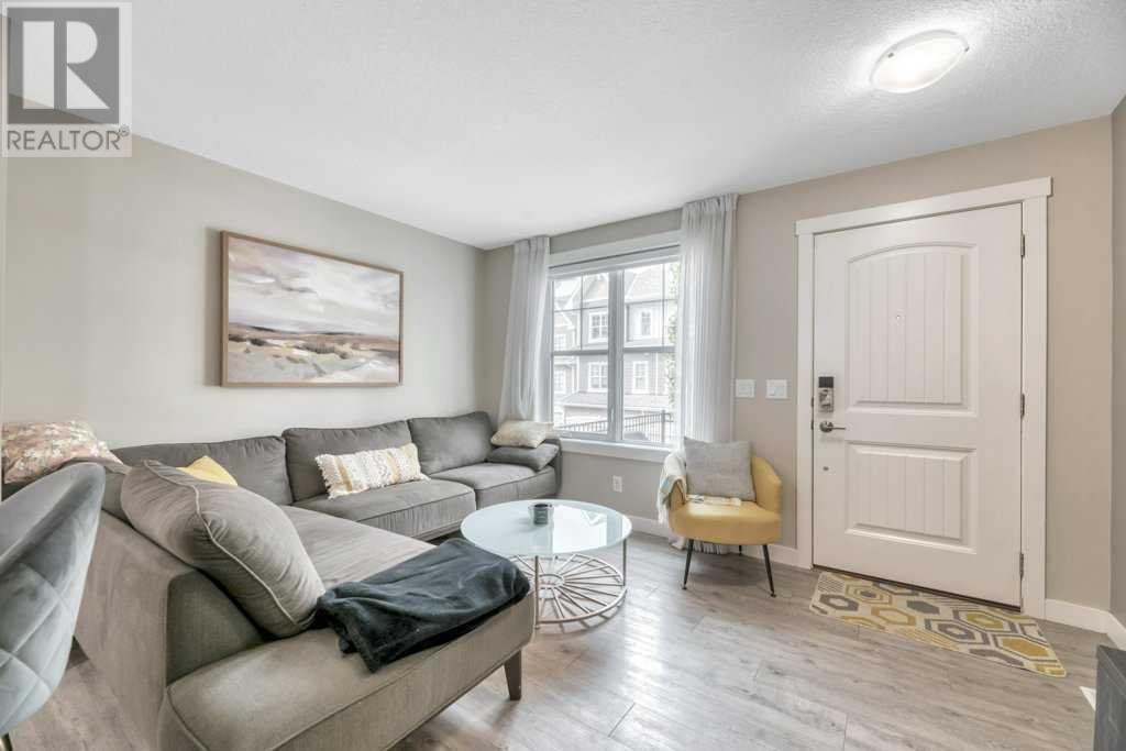 Property at 1108 Cranbrook Walk SE image 2