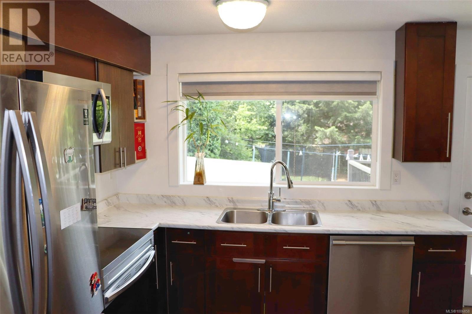 Property at 5221 Metral Dr image 3