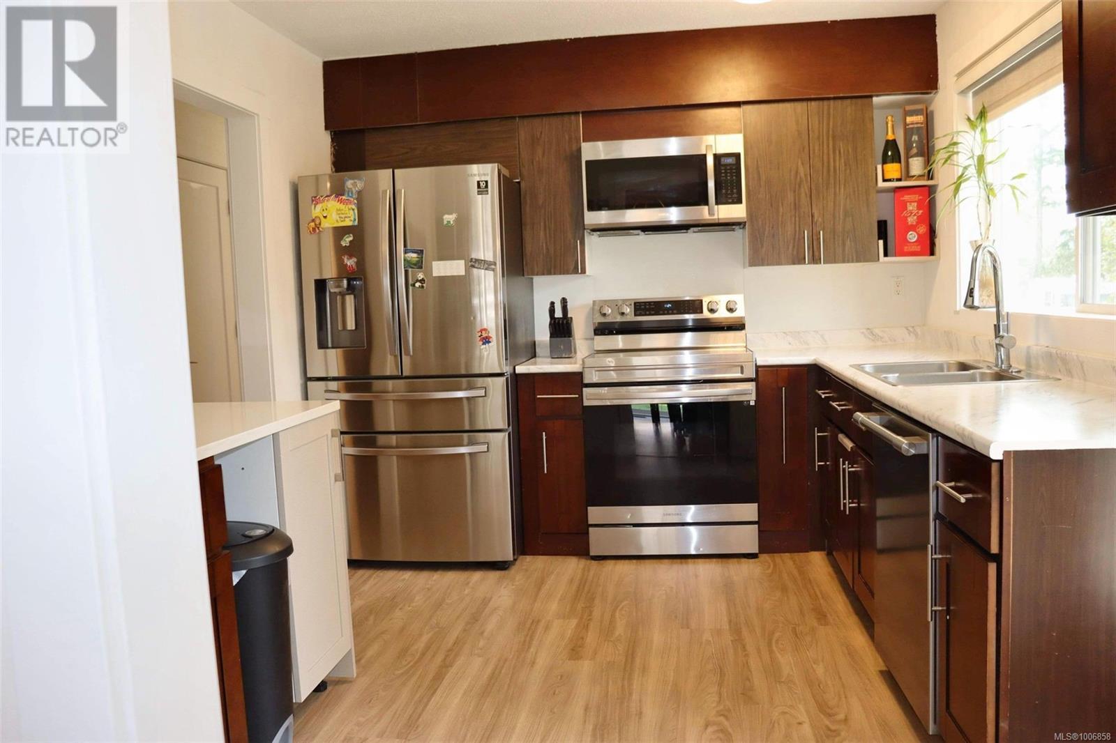 Property at 5221 Metral Dr image 5