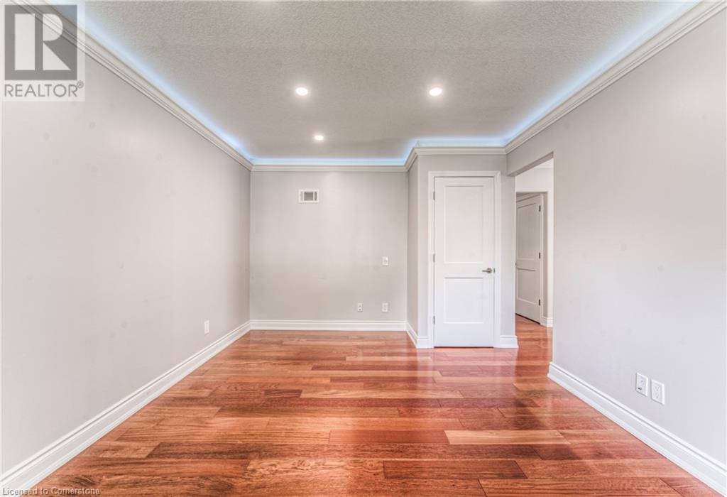 Property at 60 ROSEDALE Avenue image 2