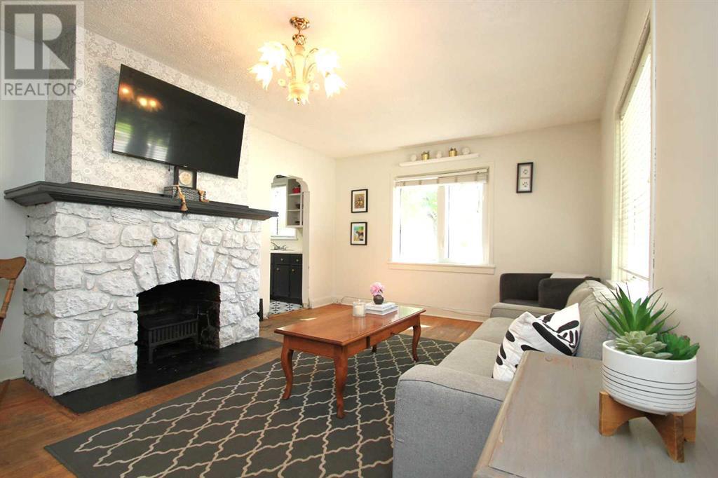Property at 4504 55 Street image 3