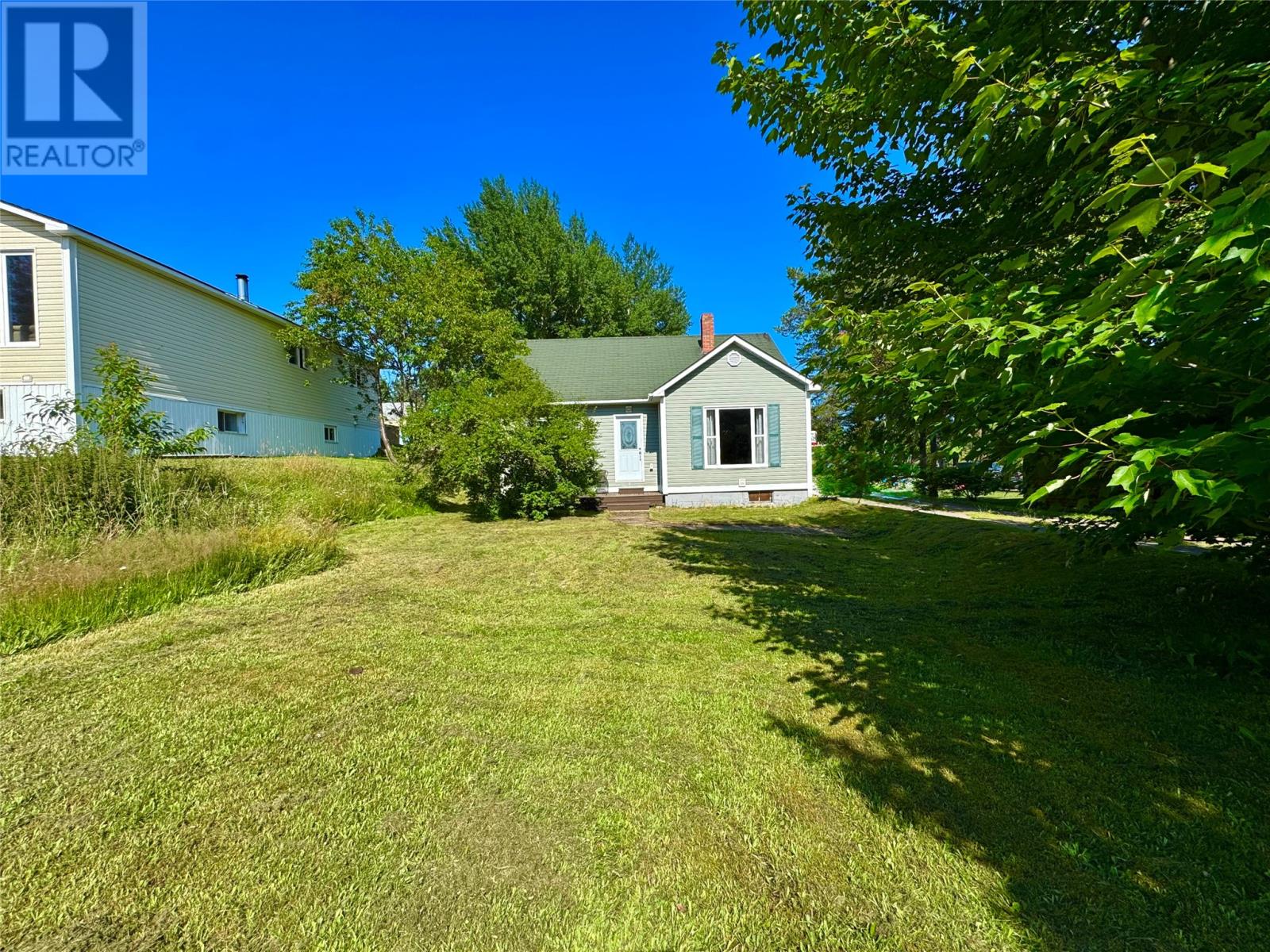 Property at 24 Premier Drive image 1