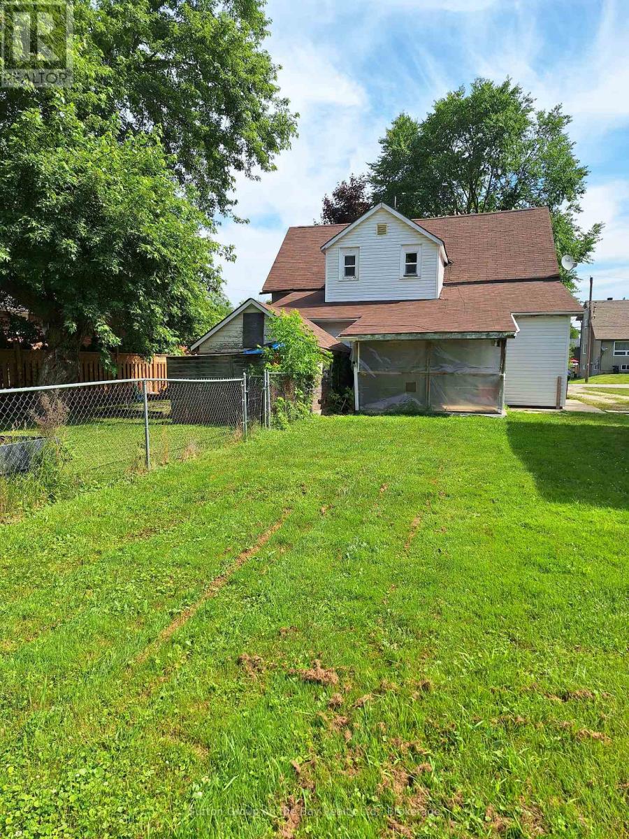 215 Cedar Street, Clearview, Ontario  L0M 1S0 - Photo 34 - S12279083