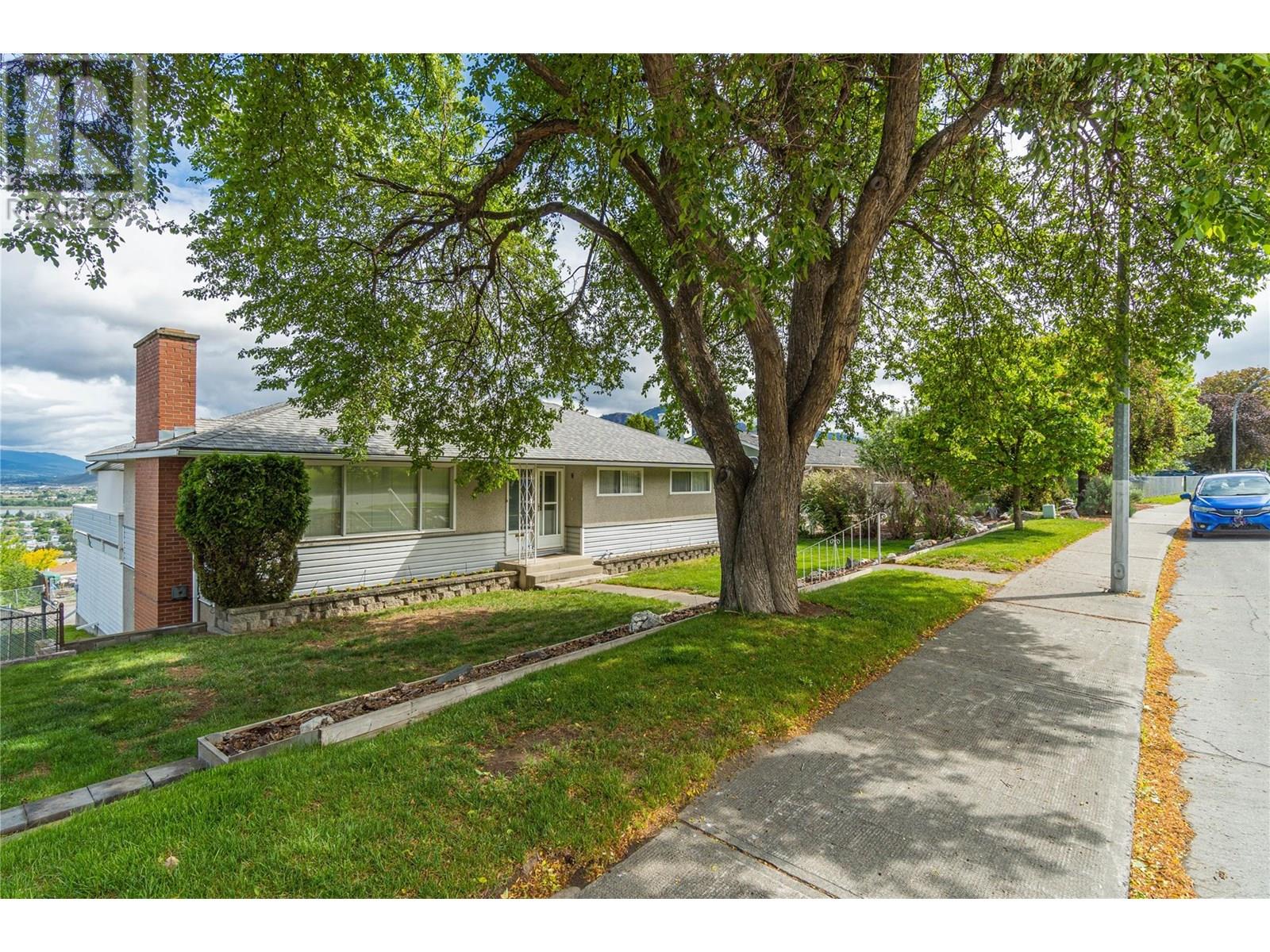 Property at 514 Battle Street W image 1