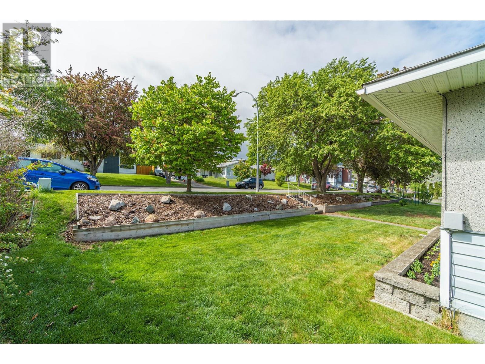 Property at 514 Battle Street W image 4