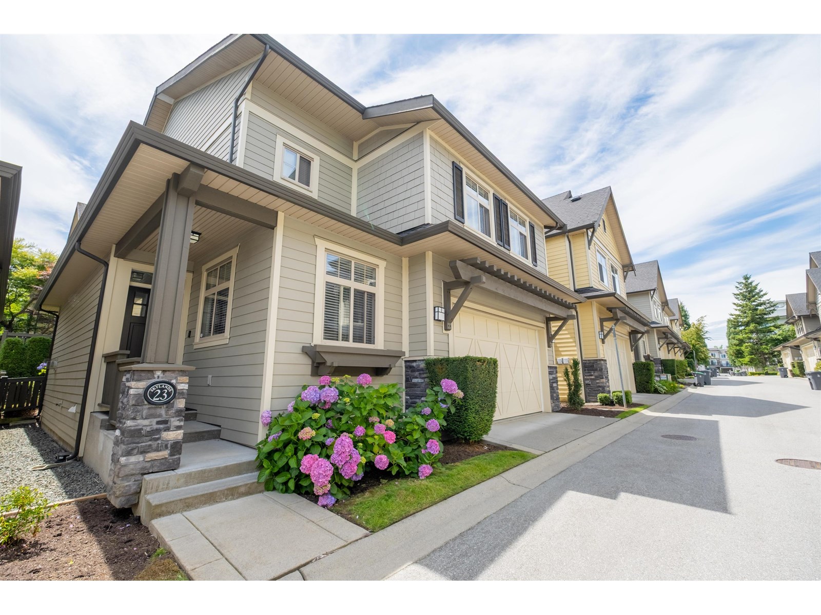 Property at 23 15885 26 AVENUE image 1