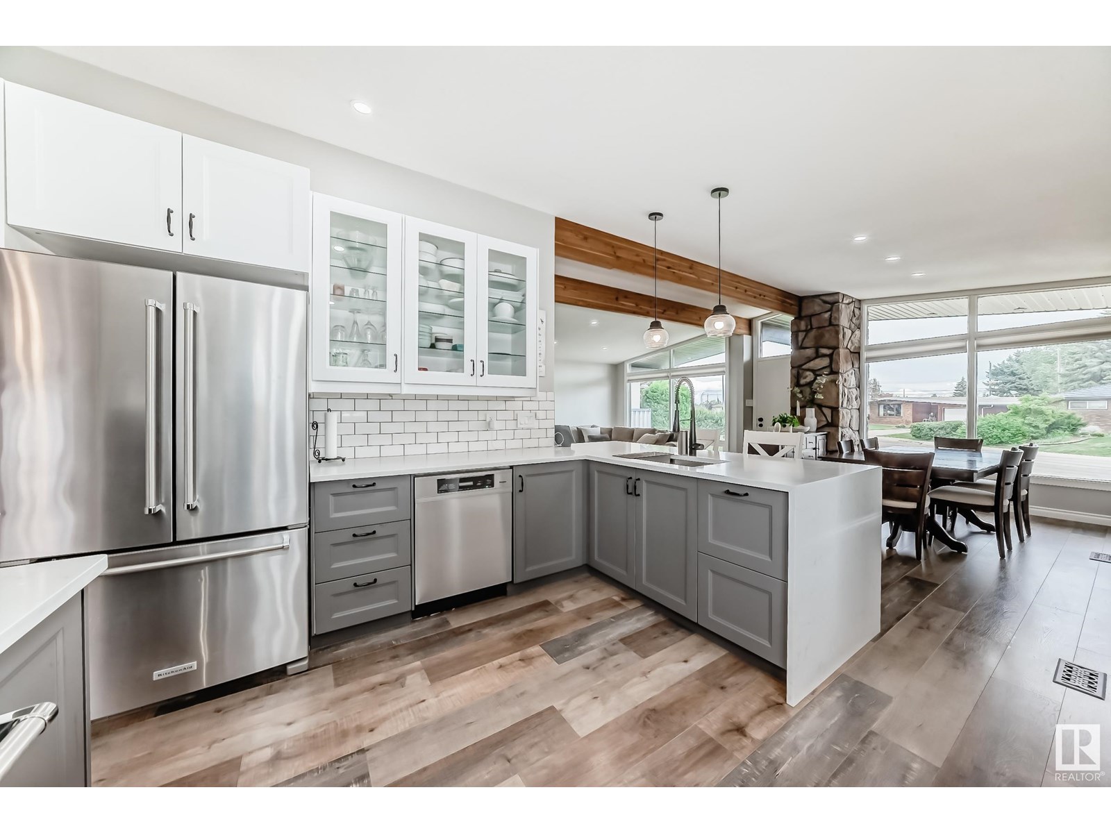 Property at 13514 91 ST NW image 3