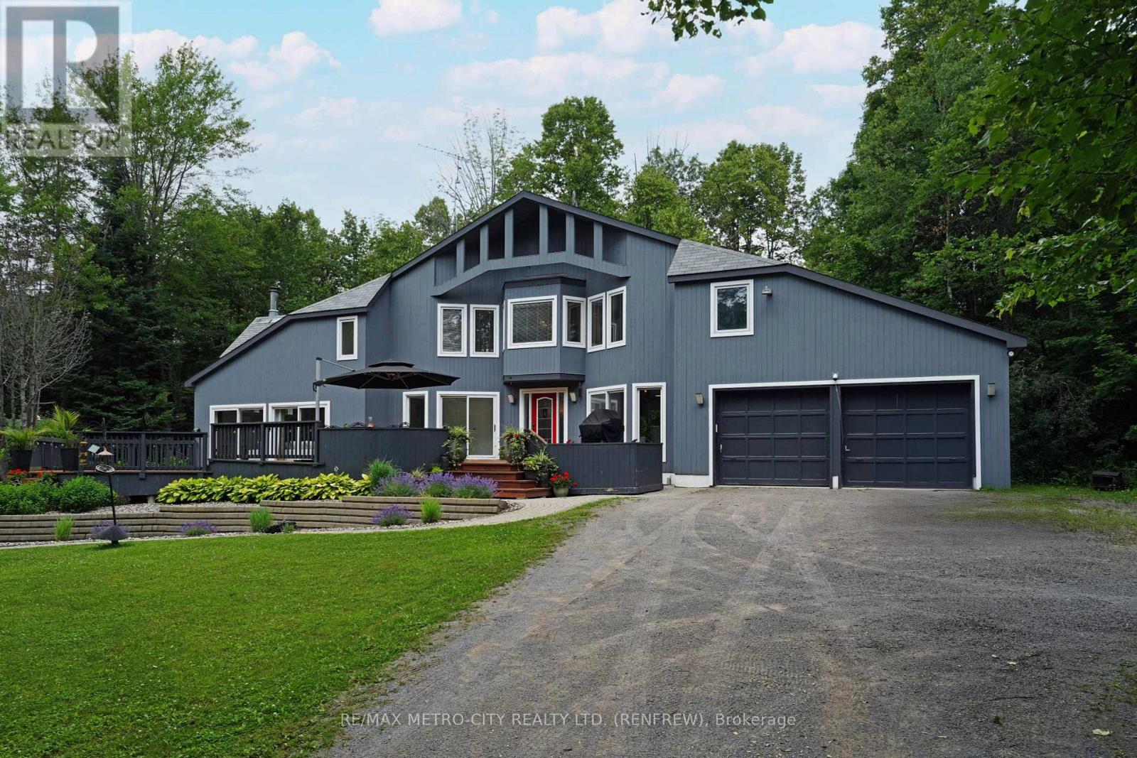 528 OPEONGO ROAD, Renfrew, Ontario