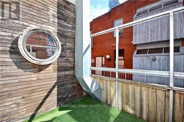 304 - 270 Adelaide Street W, Toronto, Ontario  M5H 1Y2 - Photo 10 - C12278958